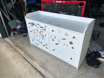 Free kids dresser Ikea
