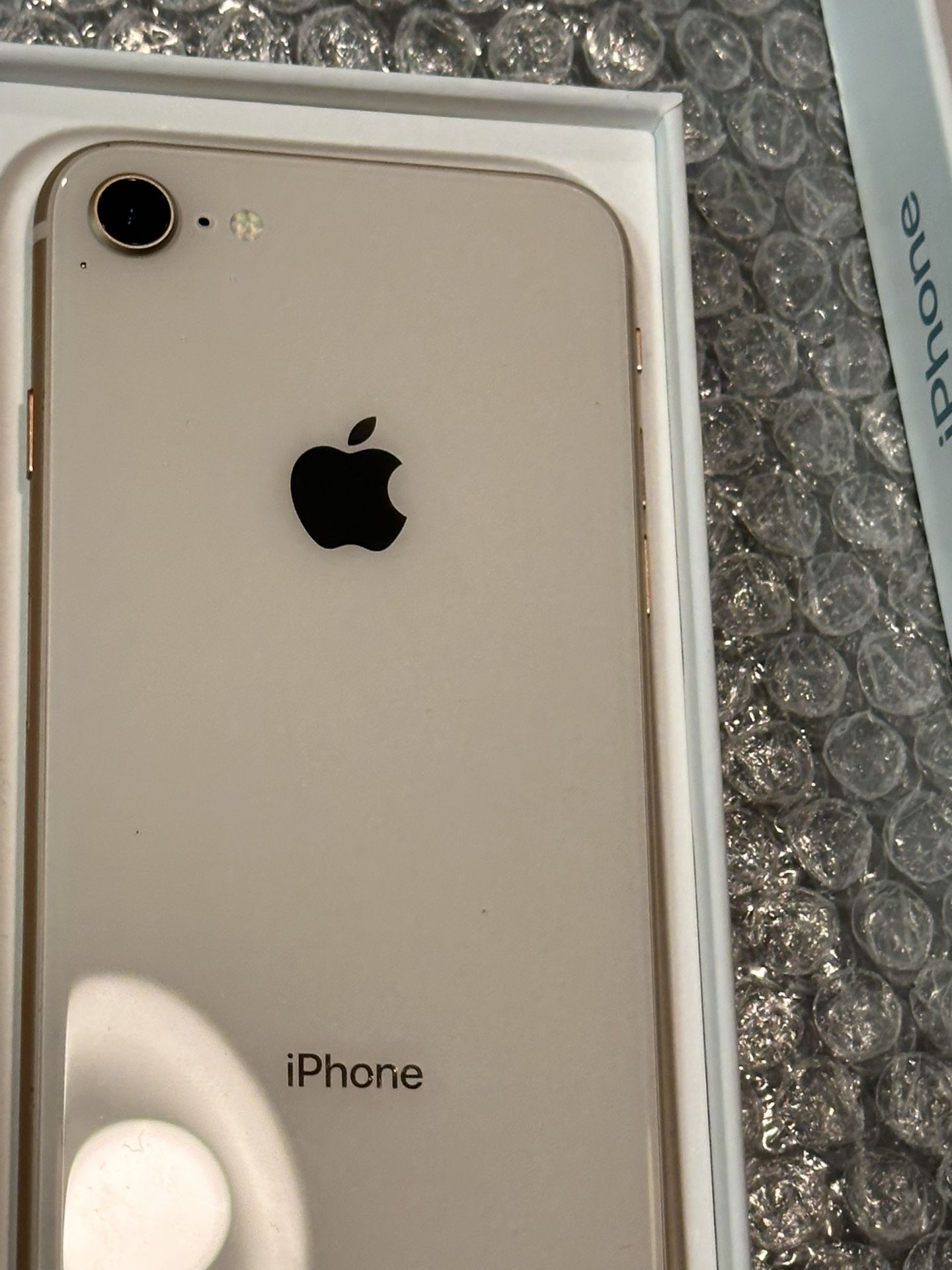 iPhone 8 Rose Gold UNLOCKED Like New