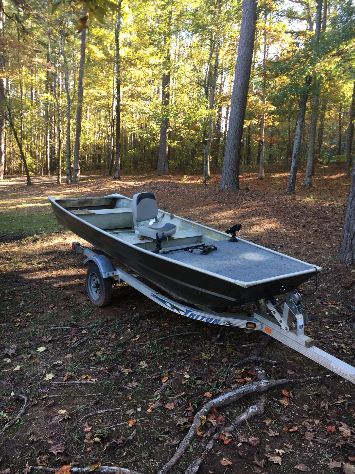 Jon boat with trolling motor for Sale in White Plains, GA OfferUp