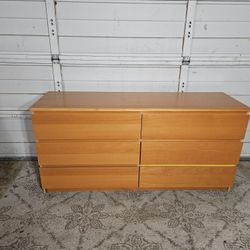 6-Drawer Dresser, Good Conditions 👍, Brown Color, Measurement: Wide 63" × Deep 19" × Height 30.5"