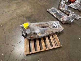 Narrow Hydraulic Manual Pallet Jack 5500 lbs. 48" L x 21" W Fork, T-1006