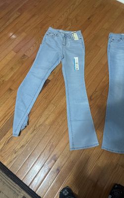 Women’s No Boundaries Jeans