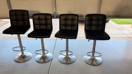 4 Barstools