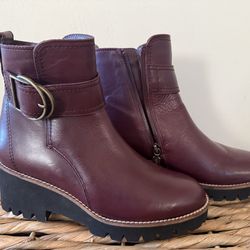 Women’s weatherproof booties