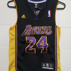 Adidas Kobe Bryant #24  jersey  youth size small 