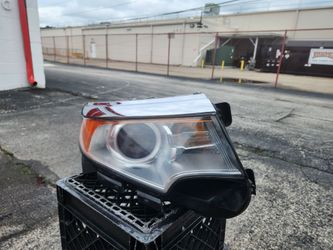 2011-14 Ford Edge R Passenger Headlight Assembly