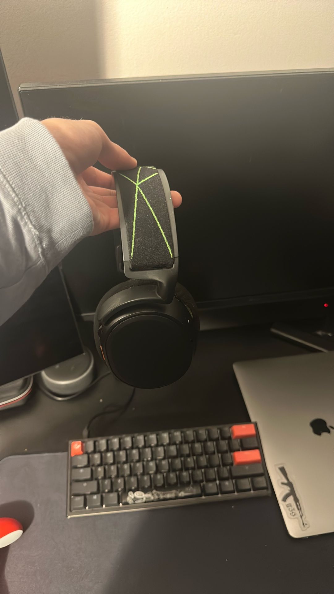Steelsieries wireless headphones