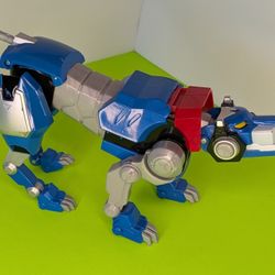 Blue Lion Voltron Legendary Defender 6” Action Figure Combiner Netflix 2017