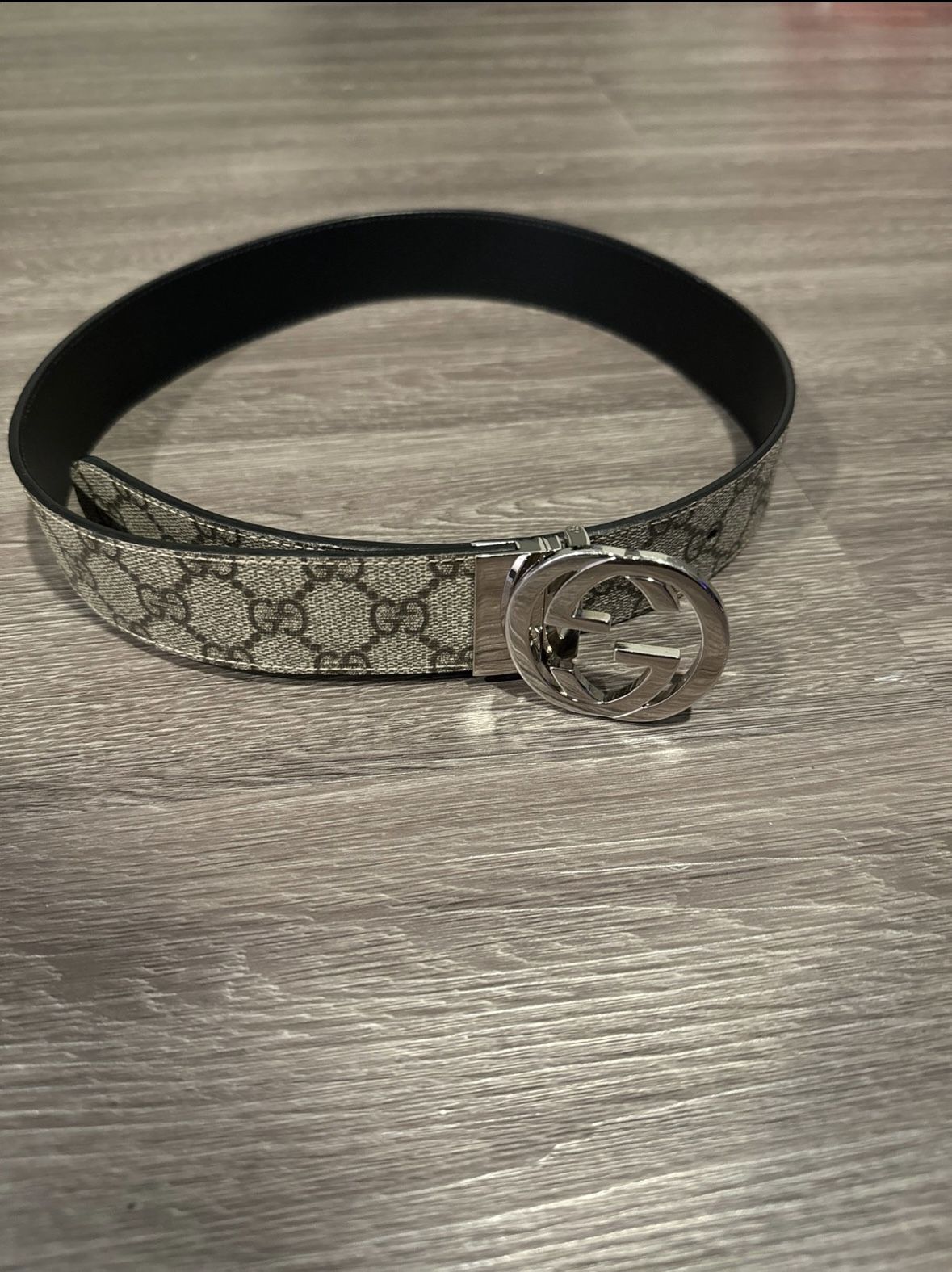 Used gucci reversible GG belt Size 75-30