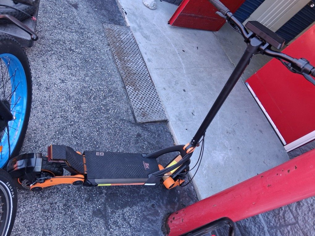 G3 Kugoo No Charger But Has A Little Charge Still 27 Mph