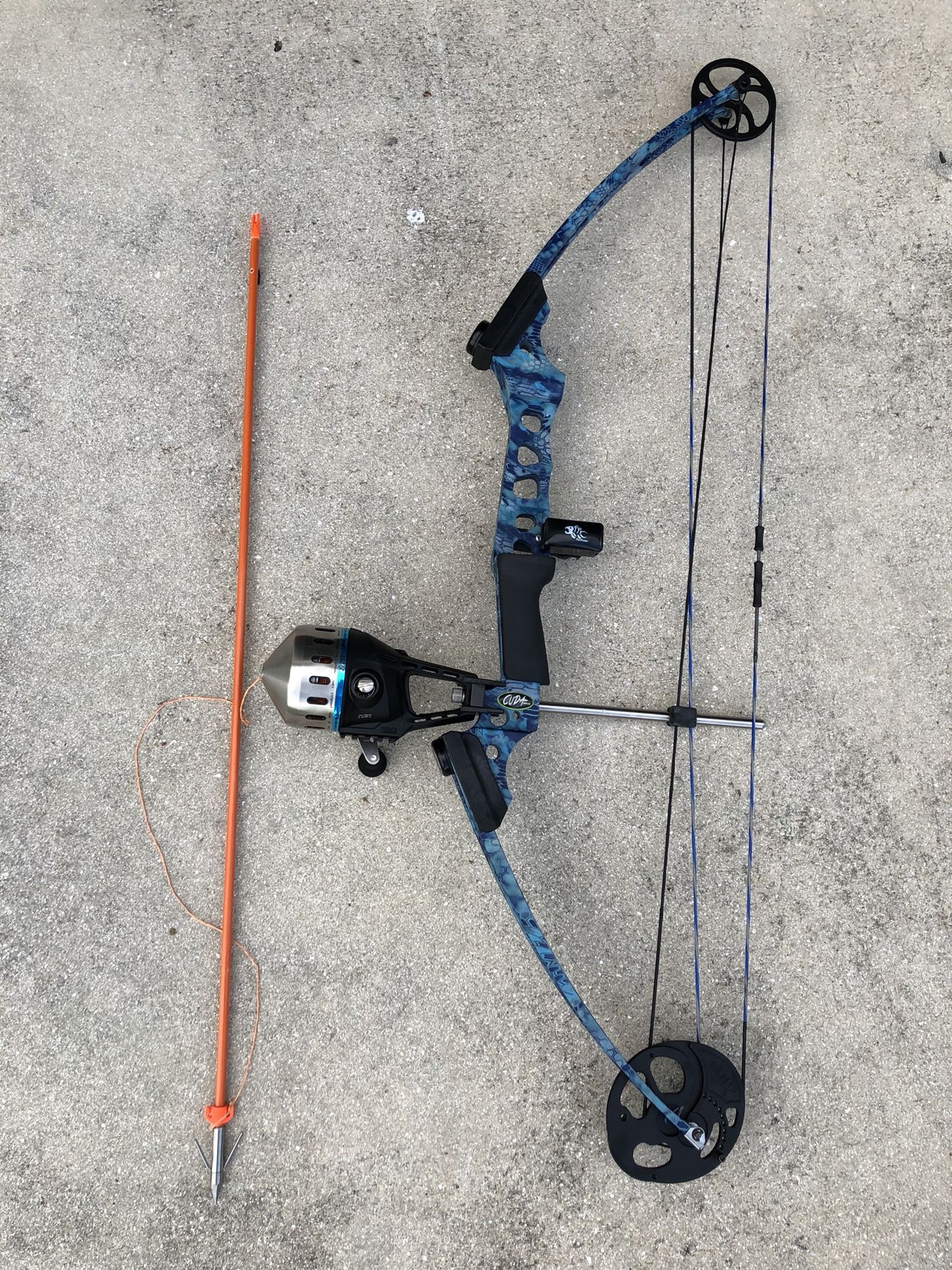 Genesis Gen-X CUDA Bow fishing bow