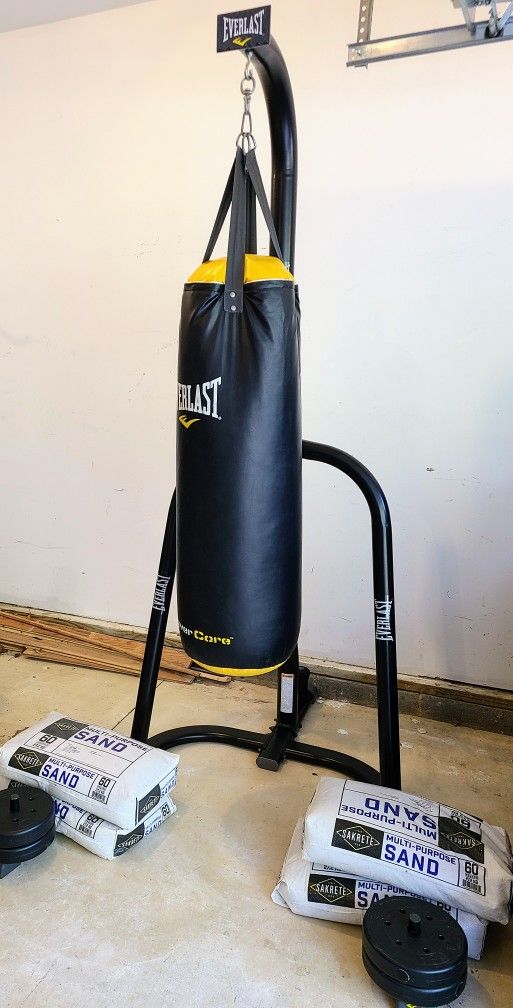 Everlast Powercore 80lb Heavybag with Stand and Sandbags