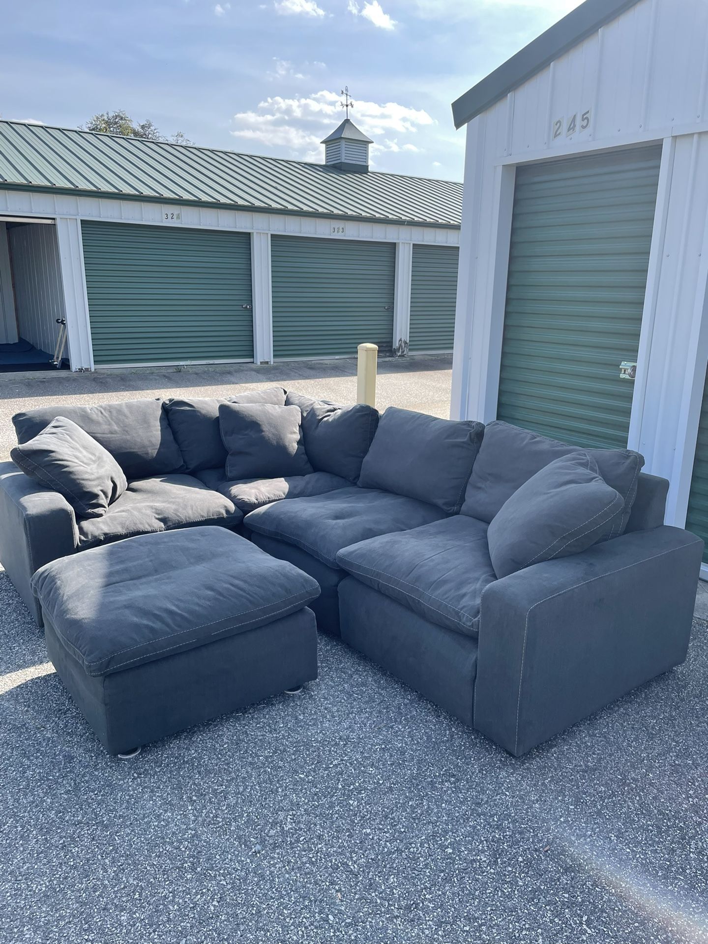 Free Delivery - Ashley Savesto 5 Piece Sectional Set