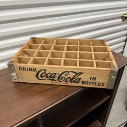 Vintage Coca-Cola Wooden Crate – Original w/ Dividers – Excellent Condition 🧃