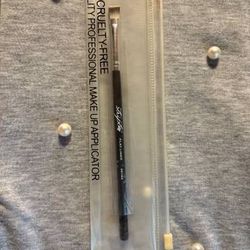 Stript Vegan Cruel-free Flat Liner Brush *New