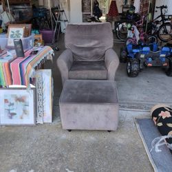 Swivel Rocker Chair With Ottoman 