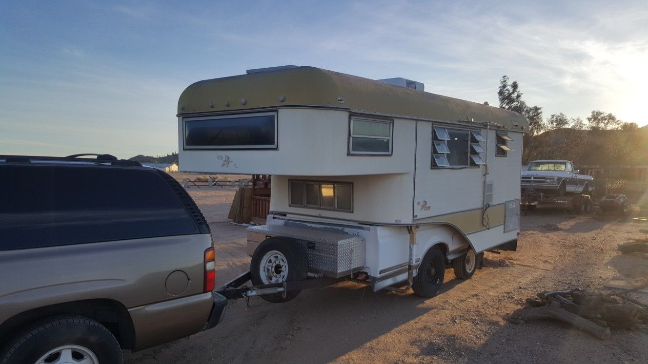 BornFree Camper. Tag Axle
