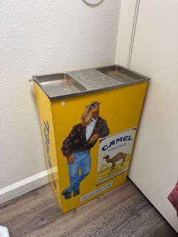 Vintage camel ashtray/trashcan