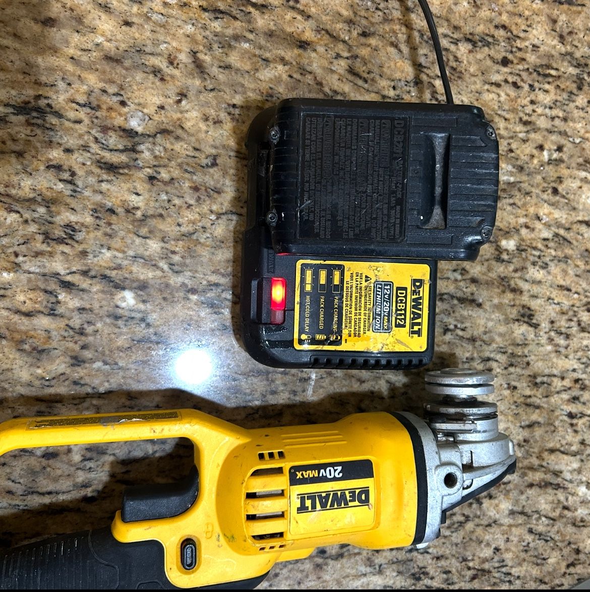 Dewalt 20 V (Grinder )&. (Battery )& (Charger)