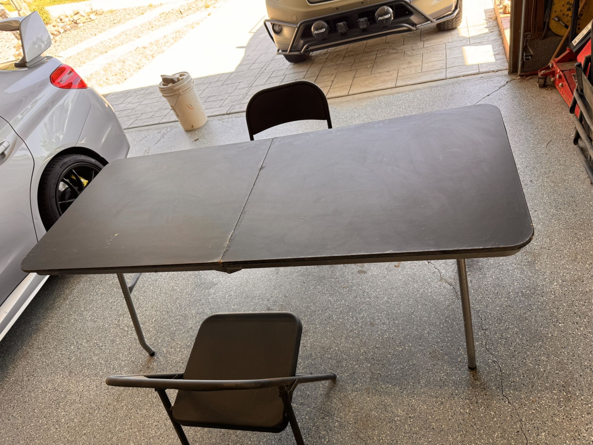 Table and chairs, folding, super heavy duty