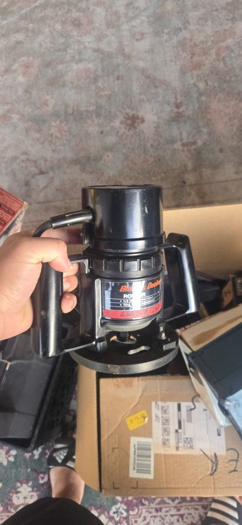 Black And Decker Router