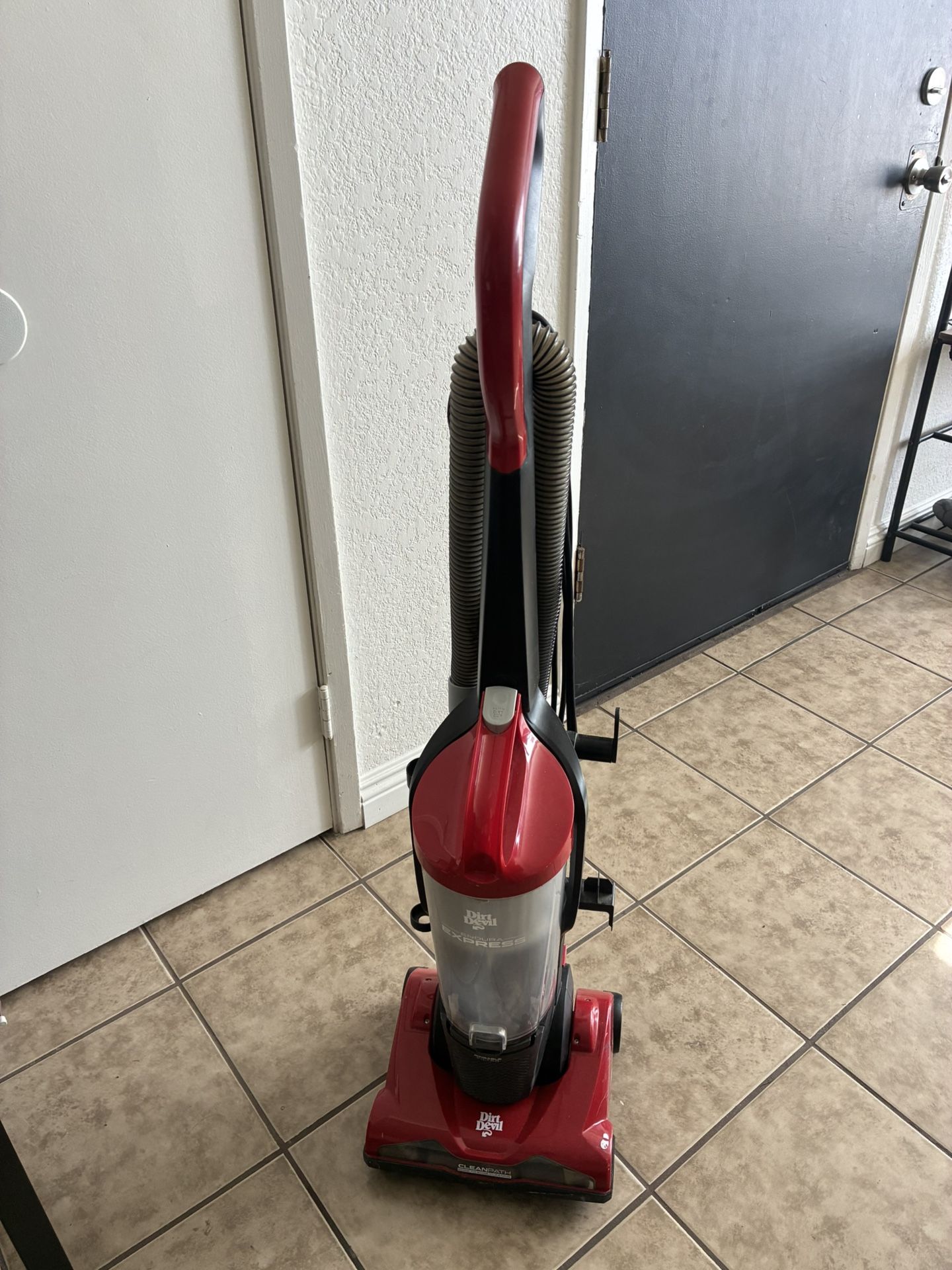 Dirt Devil Endura Express bagless upright vacuum