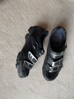 SHIMANO M230 - Bike Shoes - US Size like 9.5-10 - If the listing is up and you can see it, that means the item is available - Pickup please 60616 - No