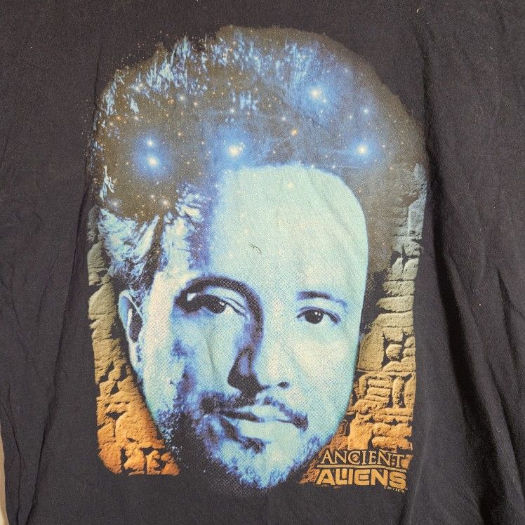 Ancient Aliens Giorgio A. Tsoukalos Size Large Blue Short Sleeve T-Shirt 2017