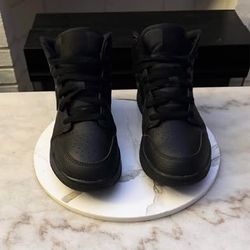 Shoes/dunks 