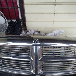 2005 Dogge Ram 1500 Grill 