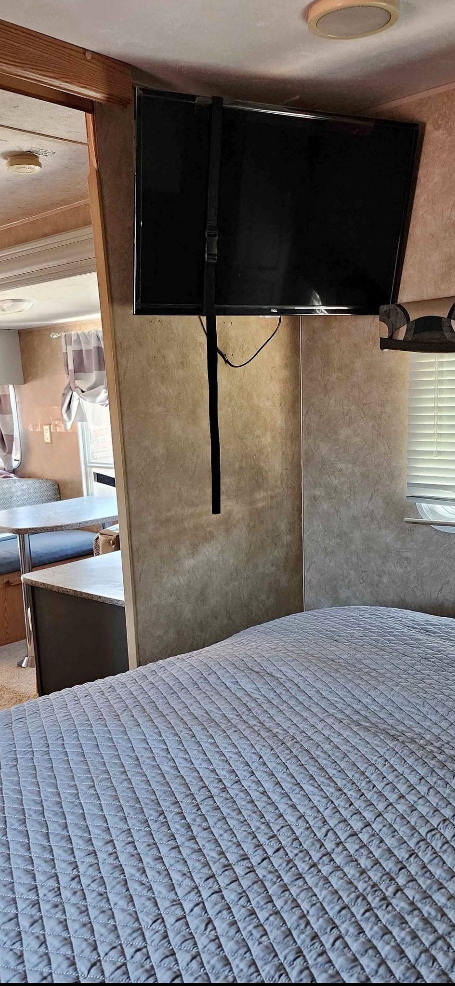2008 Skyline Nomad 26ft travel trailer