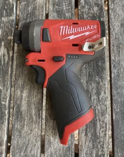 Milwaukee M12 Impact Driver