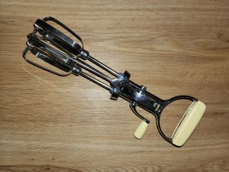 Vintage Flint Egg Beaters, excellent condition