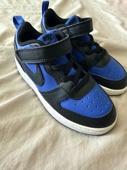 Nike Kids Black & Blue Velcro Sneakers – Size 10