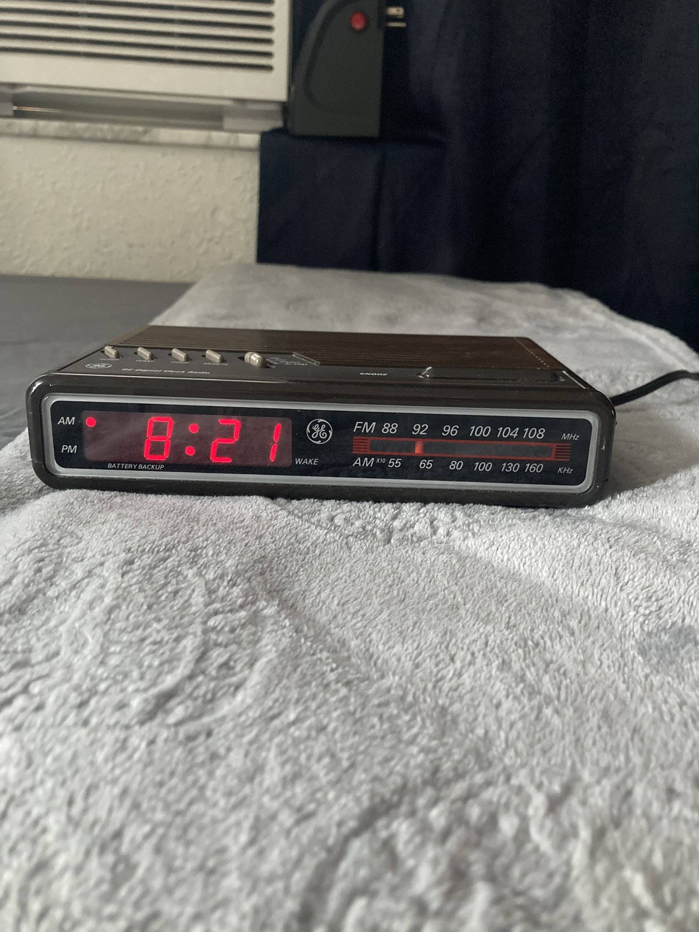 Vintage ge Radio/clock 