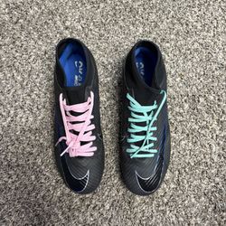 Nike Soccer Cleats And Shin Guards 