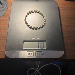 18k Twisted Bangle 