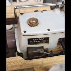 Overlock / Serger BROTHER 