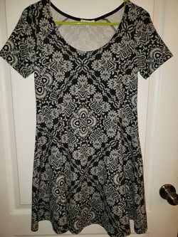 Charlotte Russe Black/White Dress Size Medium