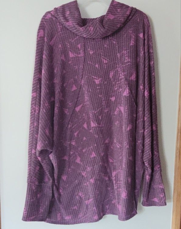 LULAROE LARGE WOMANS PURPLE / PINK WRAP SWEATER