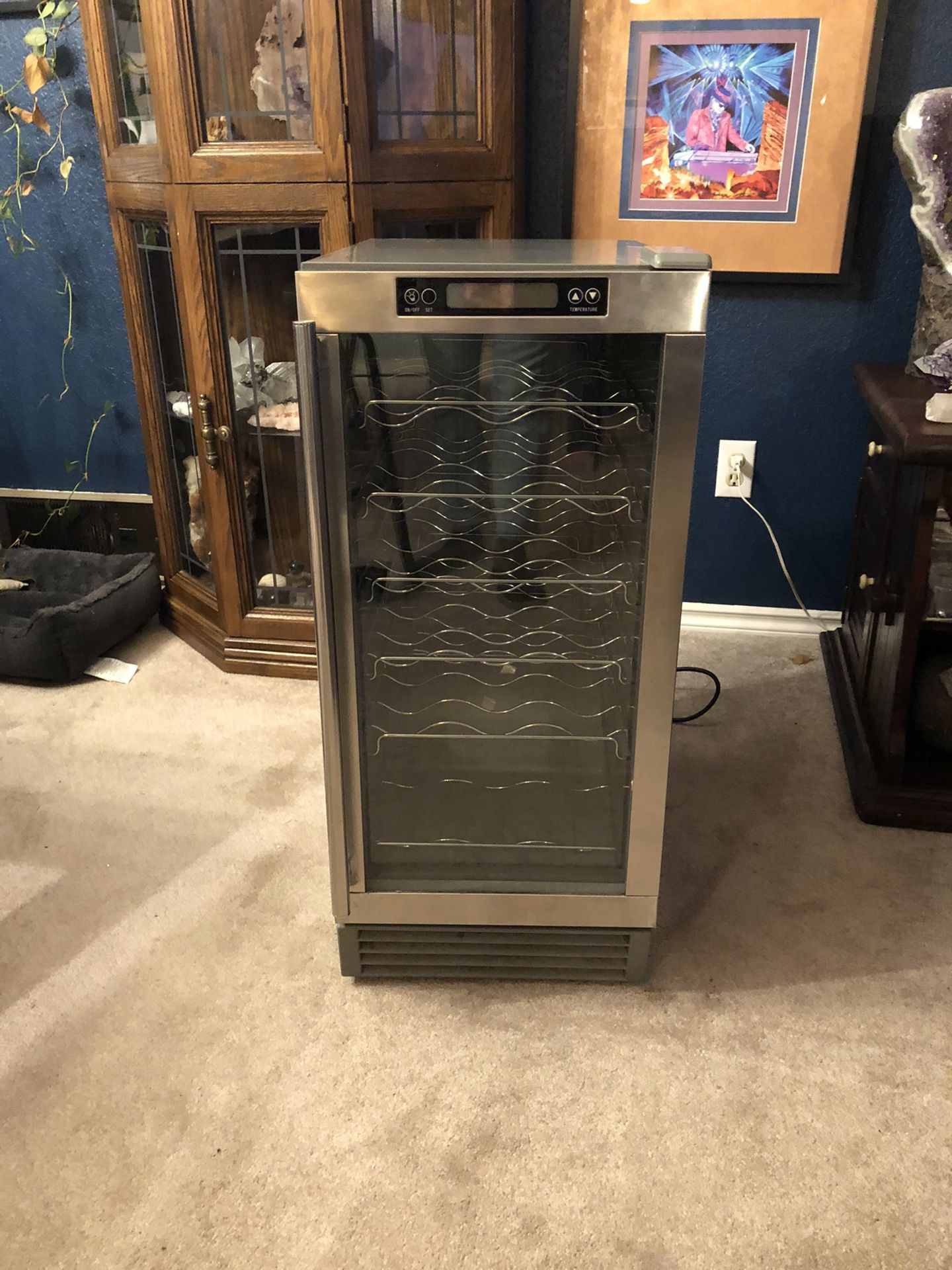 Everstar 30 Bottle Wine Cooler for Sale in Seattle, WA OfferUp