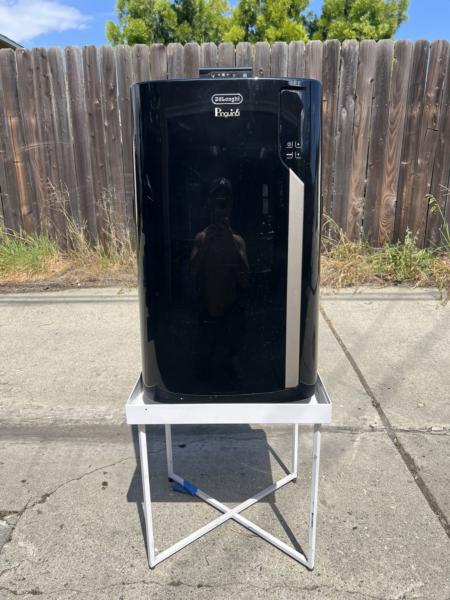 DELONGHI PORTABLE AC UNIT