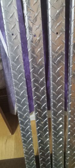 I have 4 aluminum used truck bed side rail covers