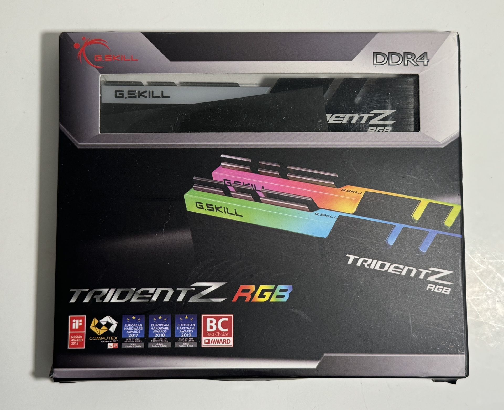 Tridentz G. SKILL RGB Ram 16gb (2x8GB) DDR4 3200 F4-3200C16D-16GTZR