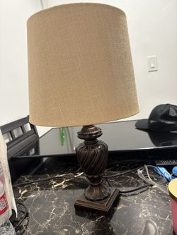 Bonita lámpara de madera