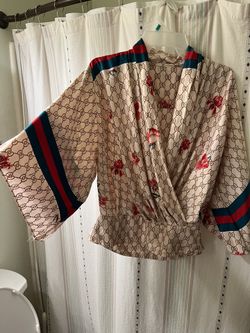 Woman’s Blouse M/L