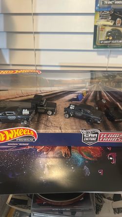 Hot Wheels Premium Car Culture Team Transport Set
