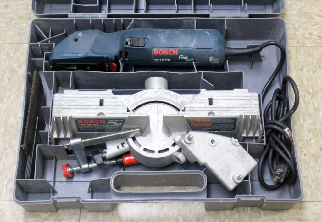 Bosch Fine Cut Finishing Saw 1640VS With Table Attachment
