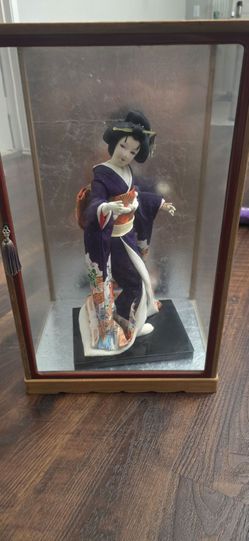Japanese Geisha Doll