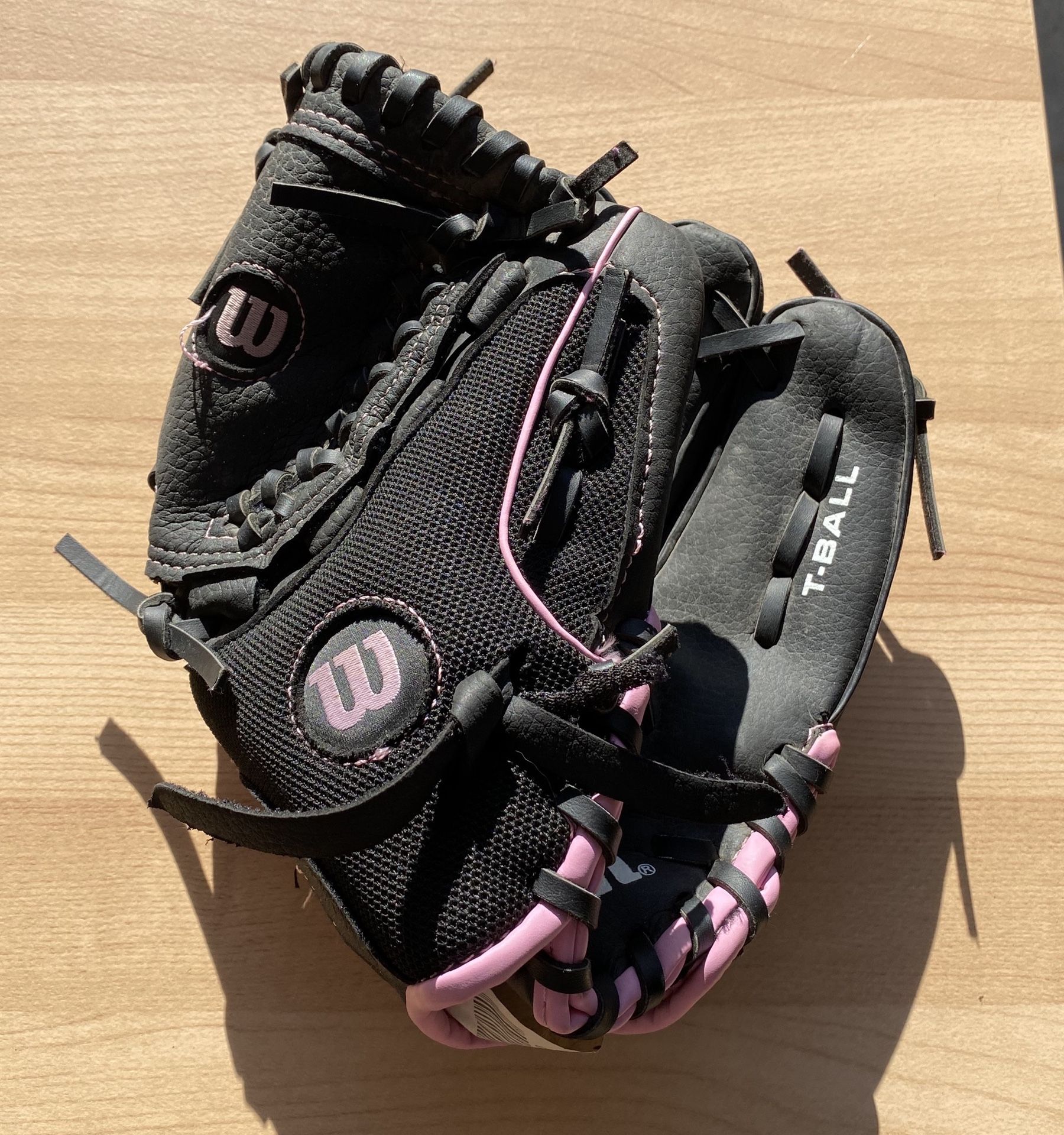 Wilson Girls Baseball Glove